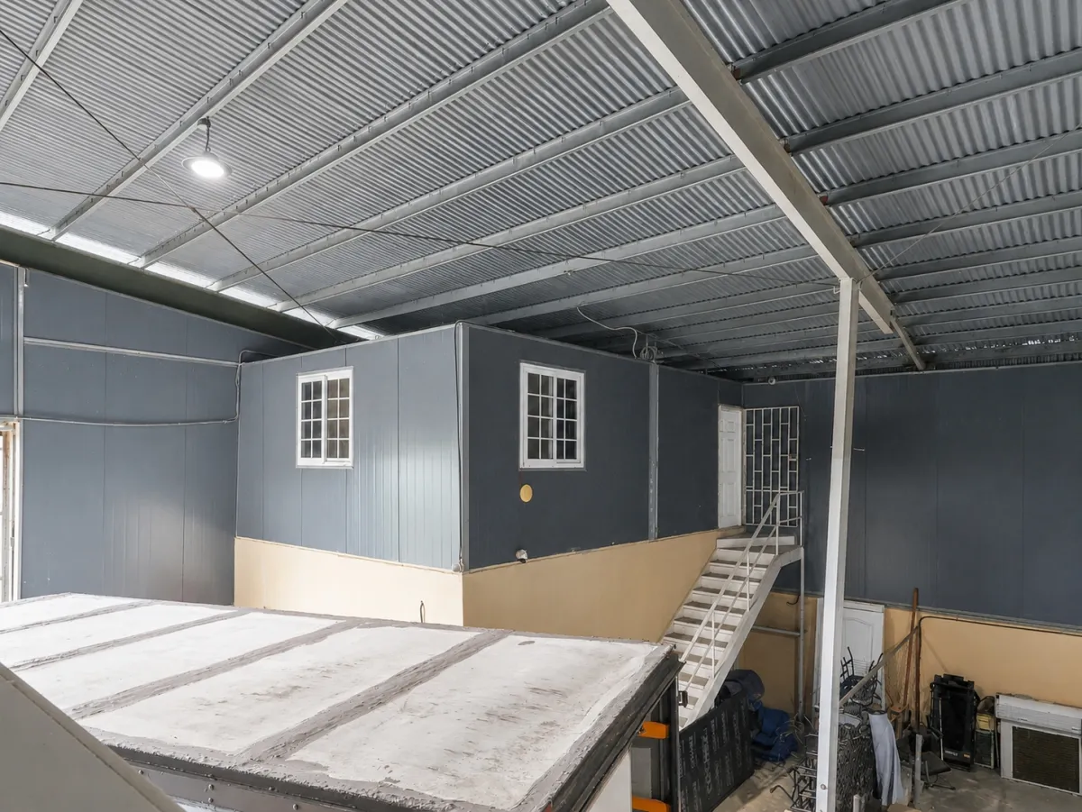 Warehouse with mezzanine for sale in Pacora