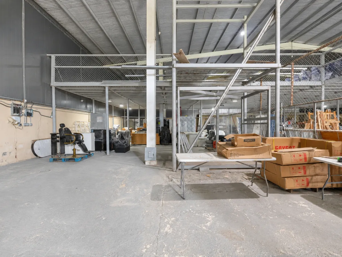 Warehouse with mezzanine for sale in Pacora