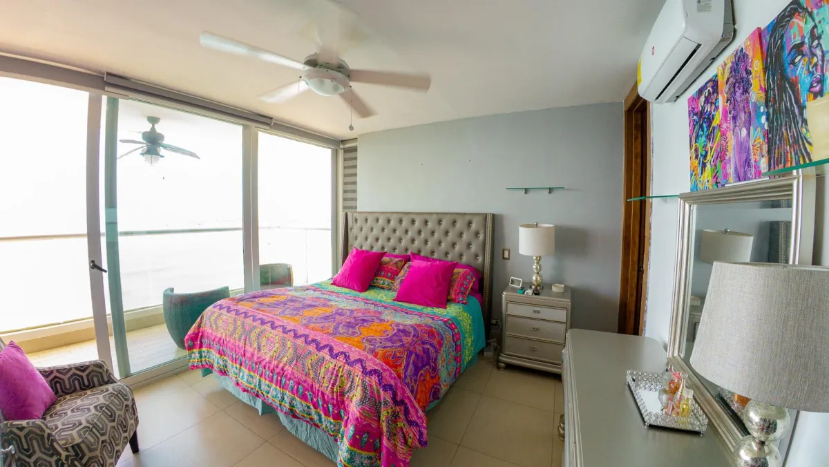 Apartamento Frente al Mar en Playa Serena Nueva Gorgona Panamá