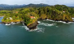 Magnificent Clifftop 3-Sided Oceanfront Home