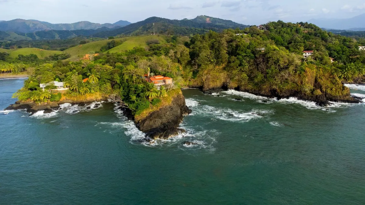Magnificent Clifftop 3-Sided Oceanfront Home