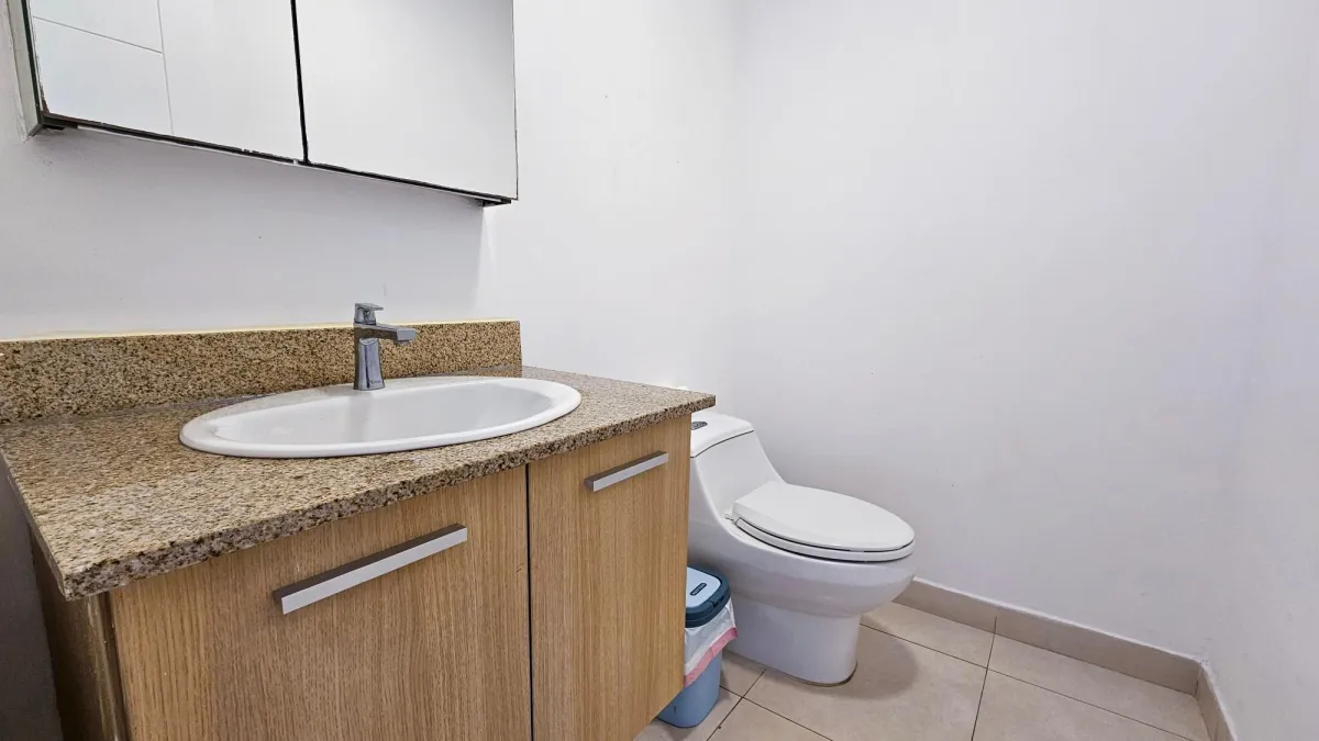 FURNISHED APT ON AV BALBOA - PH WATERS - 256 M2