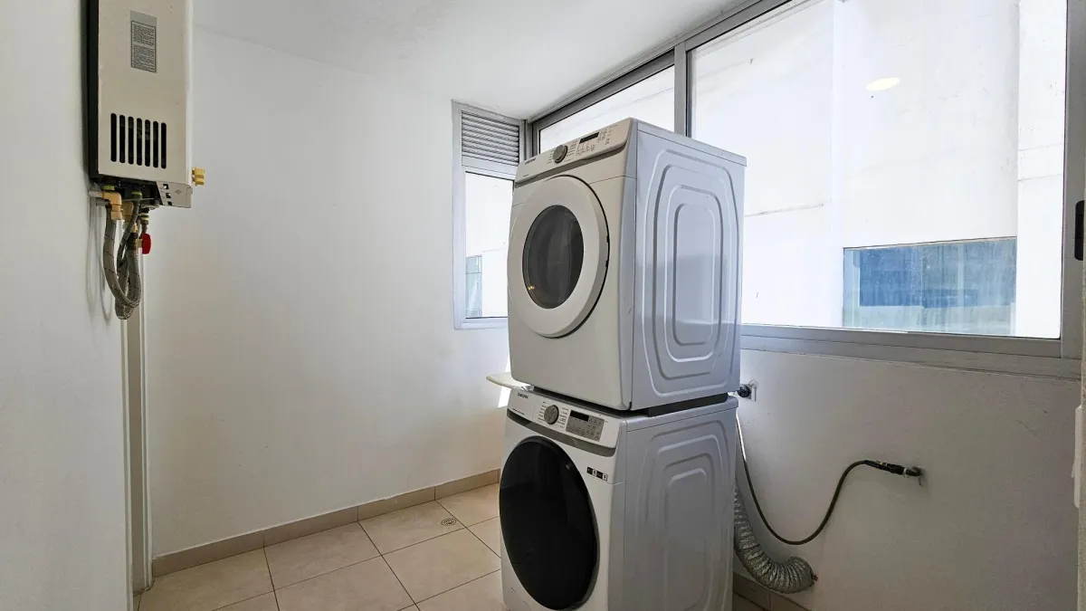 FURNISHED APT ON AV BALBOA - PH WATERS - 256 M2