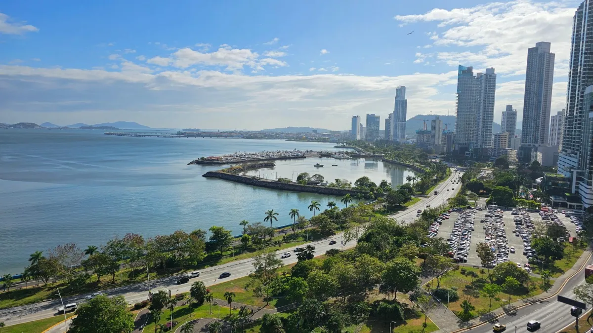 FURNISHED APT ON AV BALBOA - PH WATERS - 256 M2