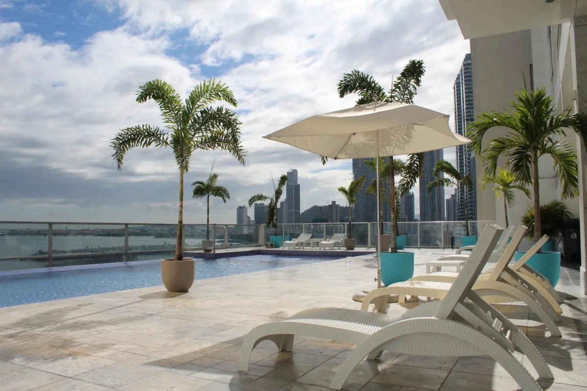 FURNISHED APT ON AV BALBOA - PH WATERS - 256 M2