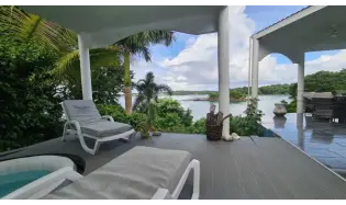 SE VENDE CASA EN ISLA SABOGA FRENTE AL MAR  DE 3 HABITACIONES 1600M