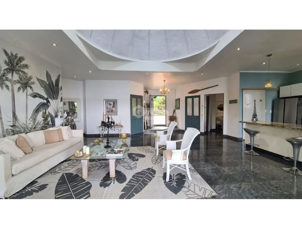 SE VENDE CASA EN ISLA SABOGA FRENTE AL MAR  DE 3 HABITACIONES 1600M