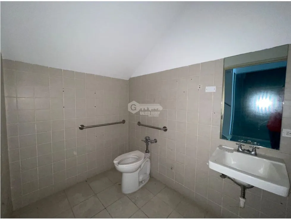 LOCAL / VERSALLES / 172M / 1 BAÑO / 2 NIVELES / 6 DIVICIONES