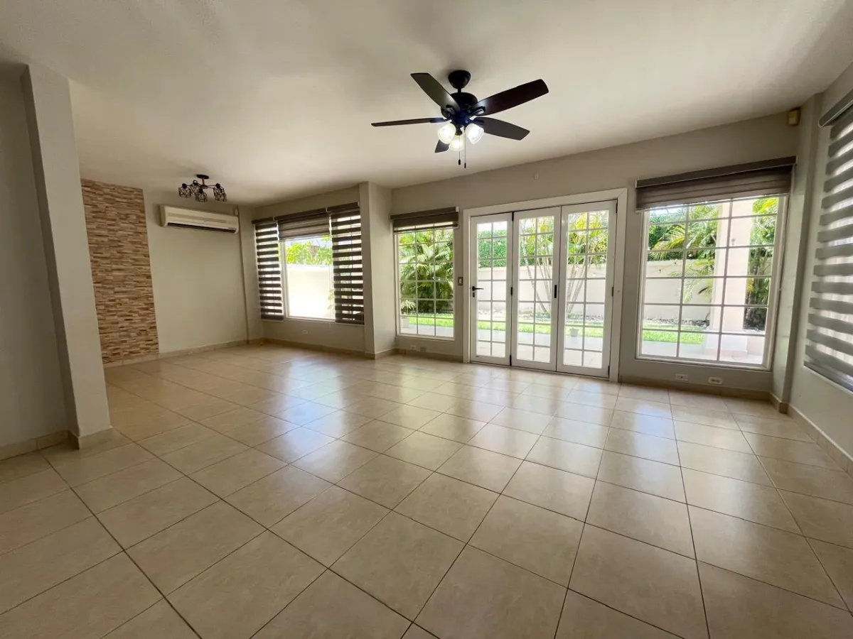 Casa en venta en Costa Sur - P.H. Villa Valencia