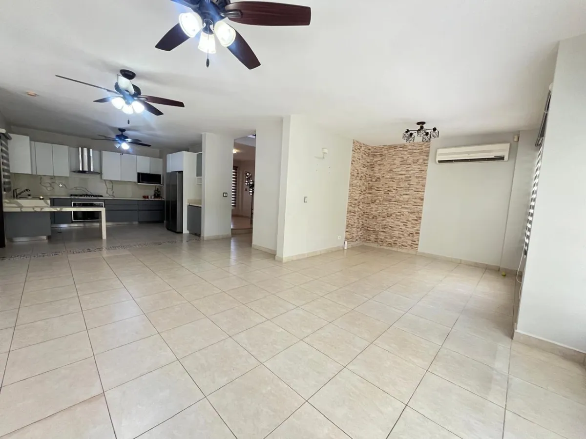Casa en venta en Costa Sur - P.H. Villa Valencia