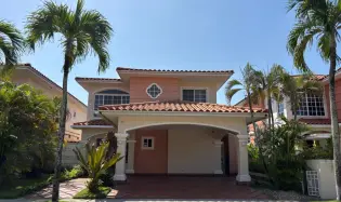 Casa en venta en Costa Sur - P.H. Villa Valencia