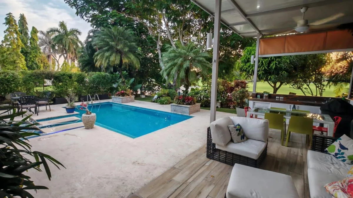 RESIDENCIA EN VILLA MIRAFLORES, BIJAO