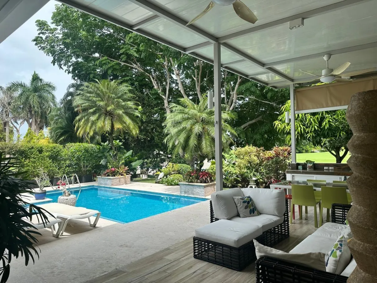 RESIDENCIA EN VILLA MIRAFLORES, BIJAO