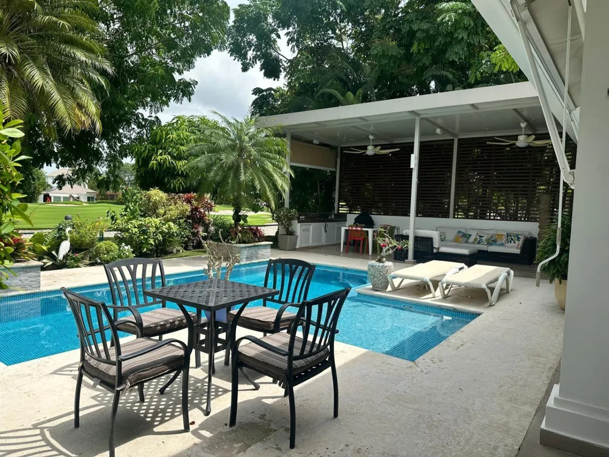 RESIDENCIA EN VILLA MIRAFLORES, BIJAO