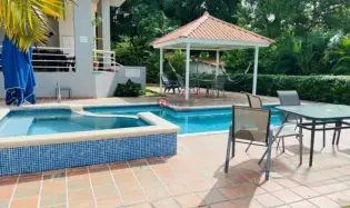 SE VENDE APARTAMENTO 149M EN RIO HATO PH PLAYA BLANCA CON VISTA AL MAR