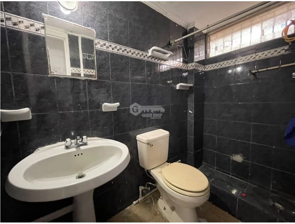 LOCAL / BELLA VISTA  / 120M / 1 BAÑO / DIVISIONES / PLANTA BAJA