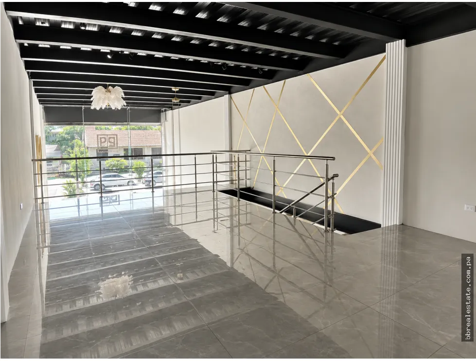 Espace commercial à Via Porras à louer