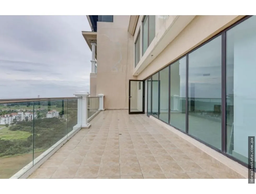 Sale of Junior Penthouse in PH Las Olas II, San Carlos