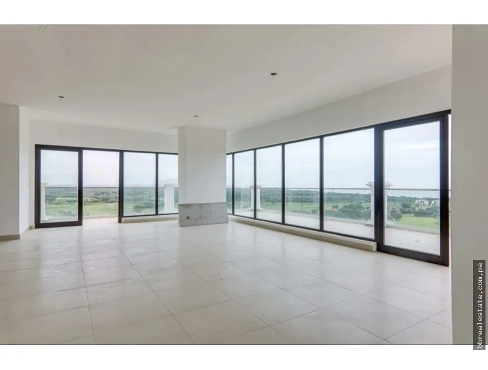 Sale of Junior Penthouse in PH Las Olas II, San Carlos