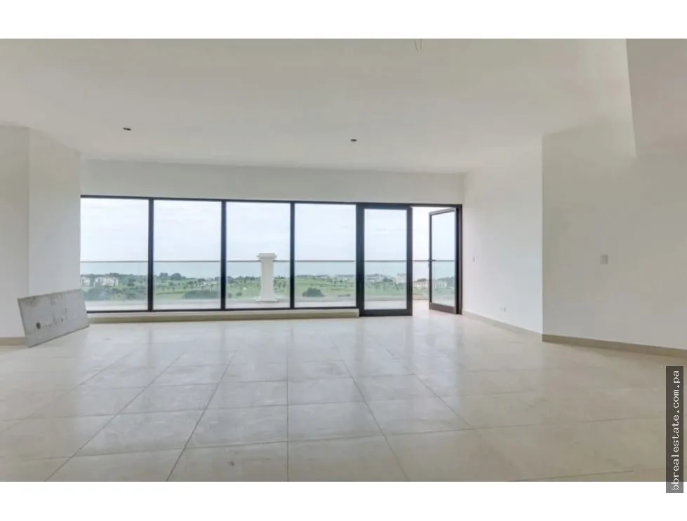 Sale of Junior Penthouse in PH Las Olas II, San Carlos