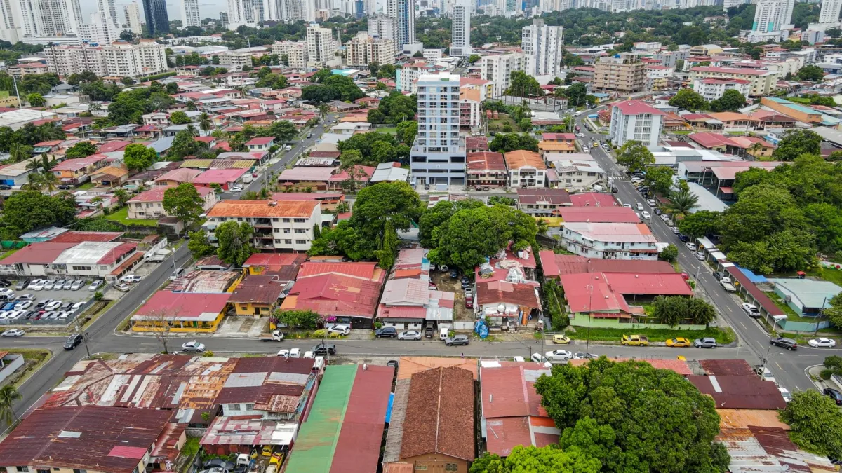 Venta de Terreno Comercial en Parque Lefevre