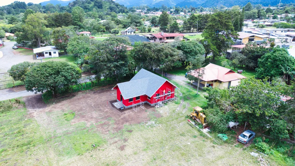 Casa nueva de madera en preventa en Volcán, Chiriquí