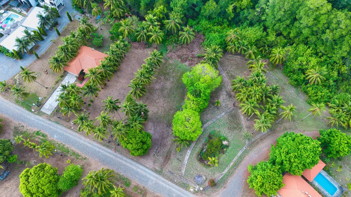Terreno en venta cerca del mar en Playa Las Lajas