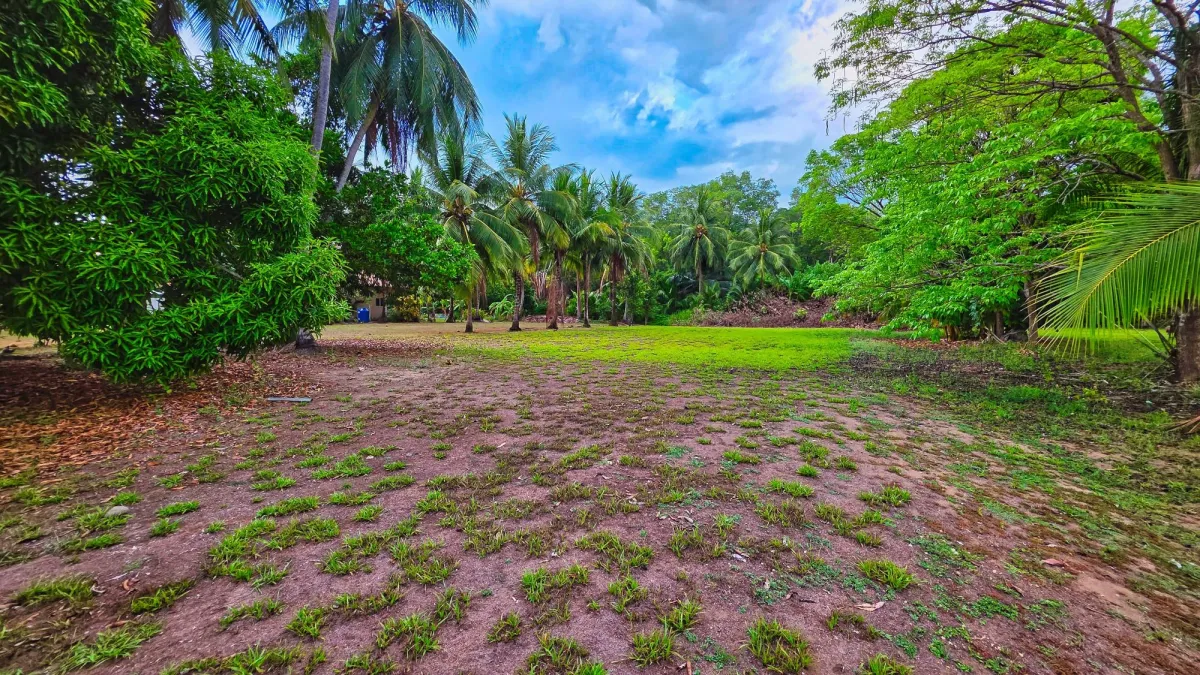 Terreno en venta cerca del mar en Playa Las Lajas