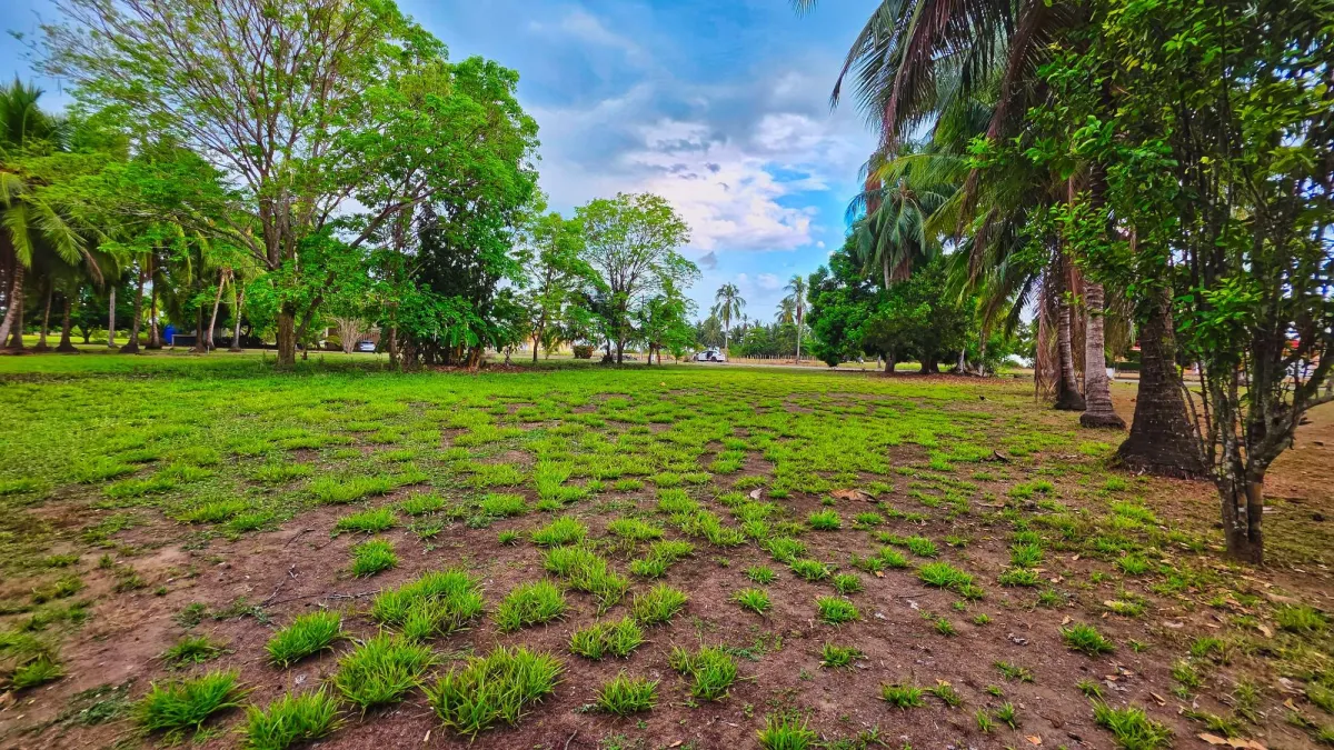 Terreno en venta cerca del mar en Playa Las Lajas