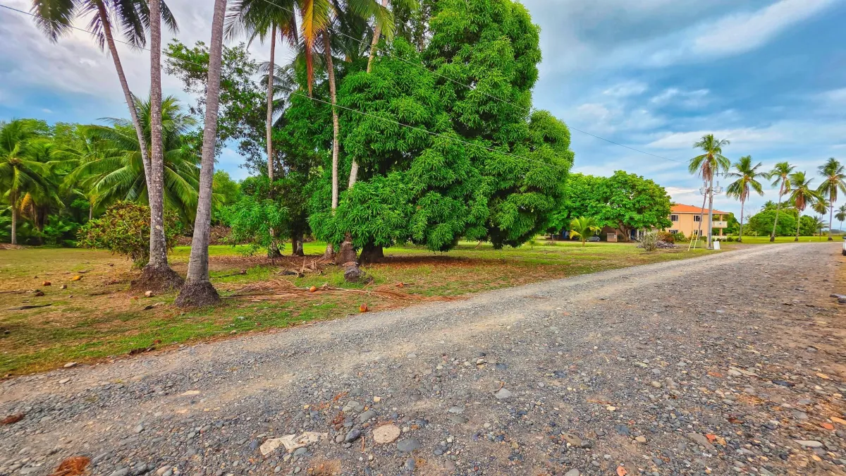 Terreno en venta cerca del mar en Playa Las Lajas
