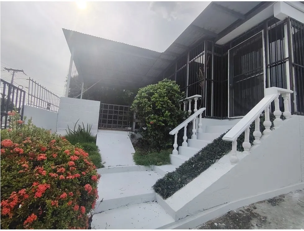 Venta de casa comercial en Altos de Betania. EAR