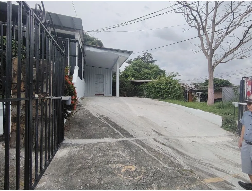 Venta de casa comercial en Altos de Betania. EAR
