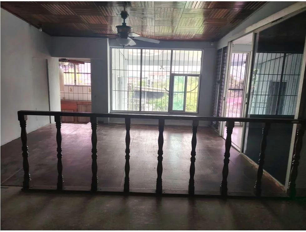 Venta de casa comercial en Altos de Betania. EAR