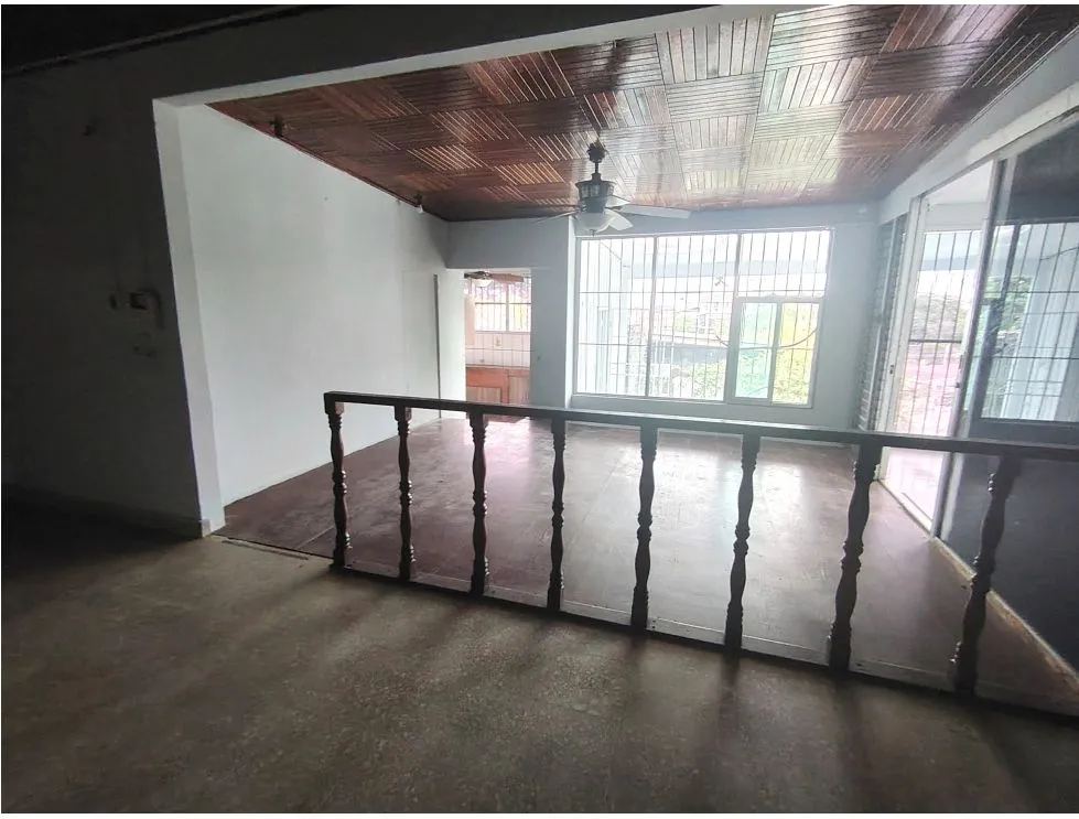 Venta de casa comercial en Altos de Betania. EAR