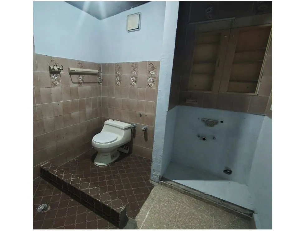 Venta de casa comercial en Altos de Betania. EAR