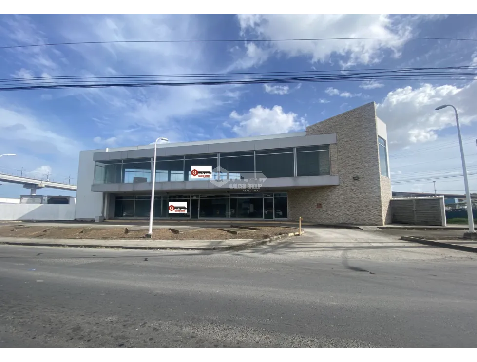 FOR RENT: 353 M2 COMMERCIAL SPACE IN PLAZA LAS MAÑANITAS ON MAIN AVENUE - UNFURNISHED