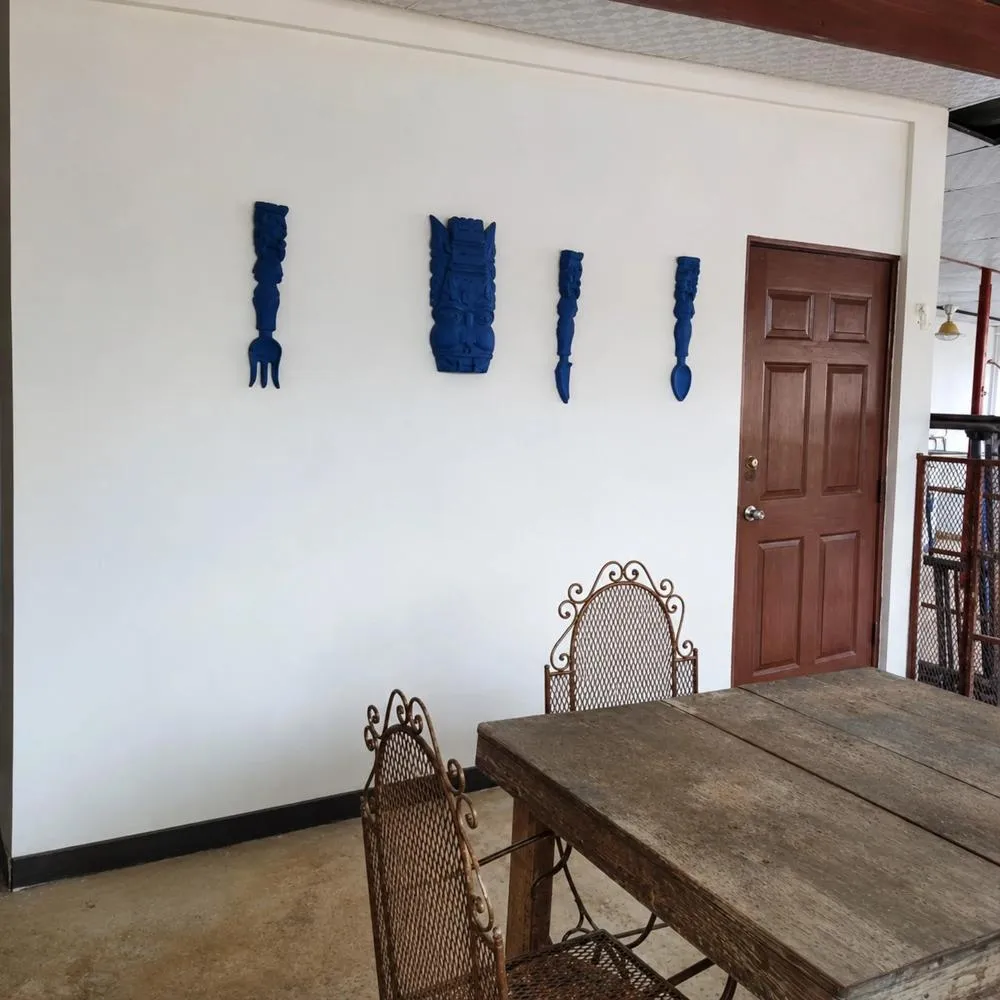 Se vende Propiedad de 8 Habitaciones con Zonificación Comercial