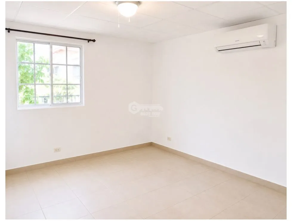 VILLA ZAITA / LAS CUMBRES / 300M / 3 HABITACIONES / 2.5 BAÑOS / 2 PISO