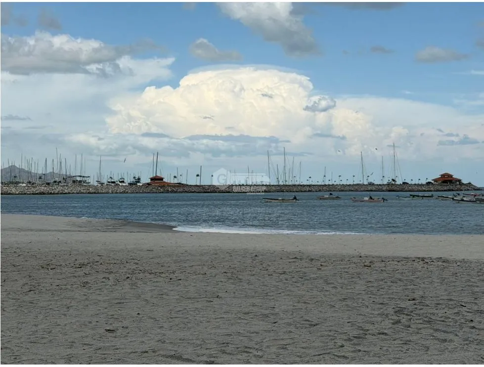 SE VENDE APARTAMENTO 79M EN PH FONTANELLA DEL MAR CERCA DE LA PLAYA