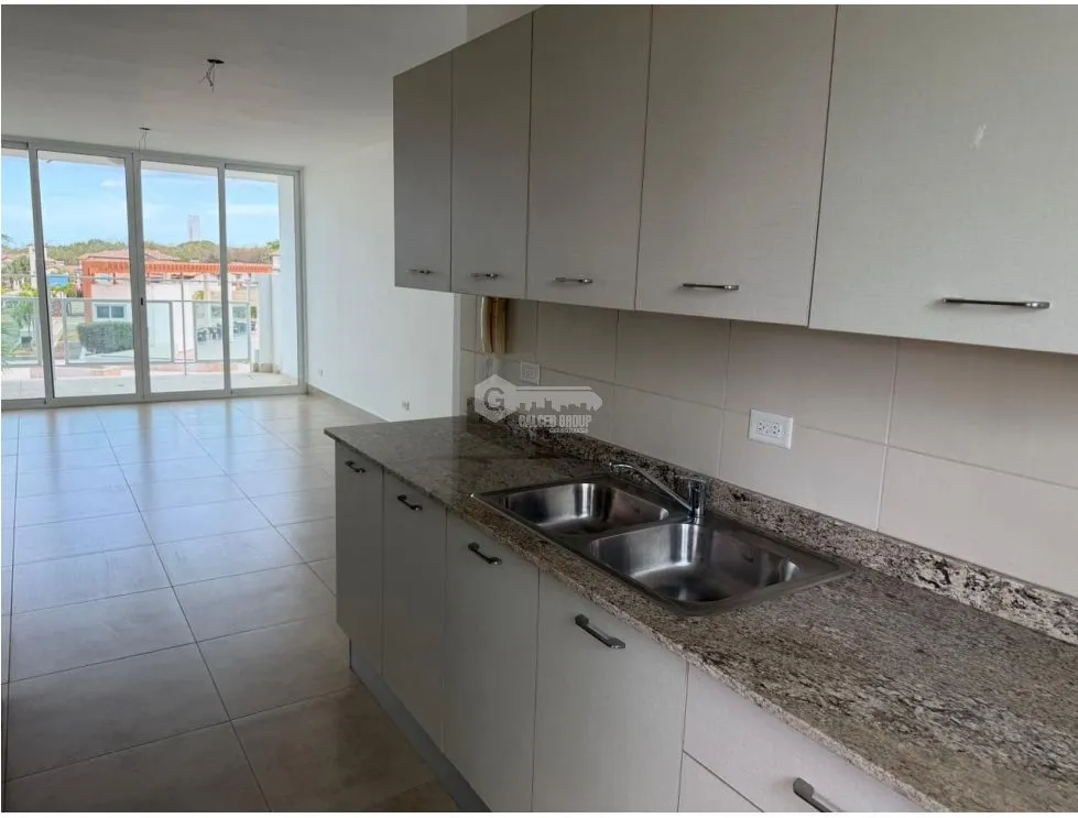 SE VENDE APARTAMENTO 79M EN PH FONTANELLA DEL MAR CERCA DE LA PLAYA