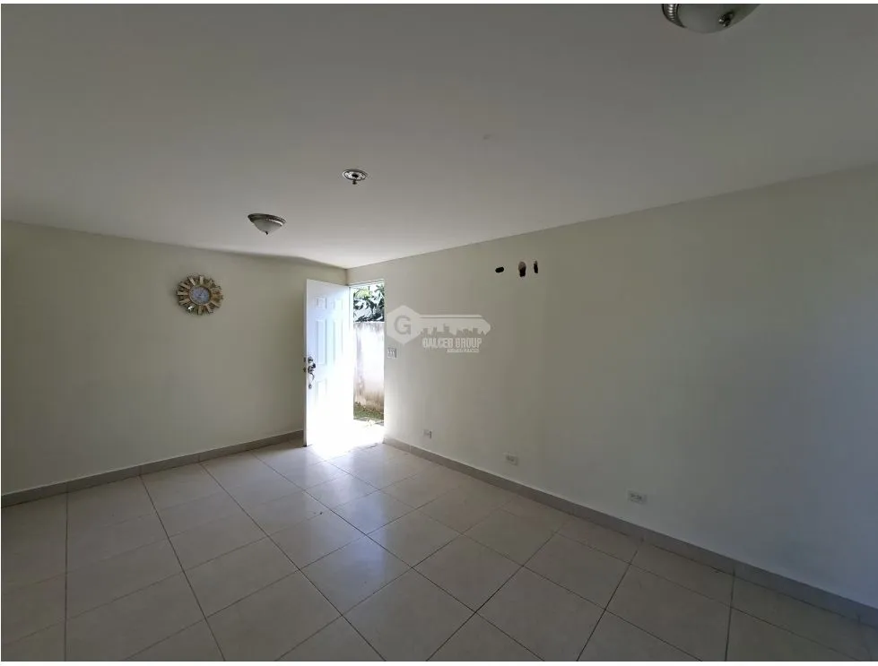 SE ALQUILA CASA 240M EN PLAYA DORADA VILLA MARINA II CON LINEA BLANCA