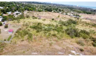 SPACIOUS LAND FOR SALE IN PUNTA BARCO - 6 HECTARES WITH GREEN AREAS