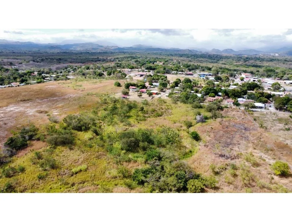 SPACIOUS LAND FOR SALE IN PUNTA BARCO - 6 HECTARES WITH GREEN AREAS