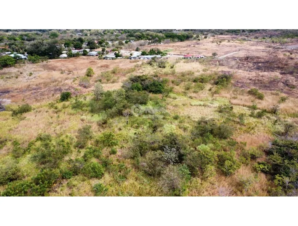 SPACIOUS LAND FOR SALE IN PUNTA BARCO - 6 HECTARES WITH GREEN AREAS