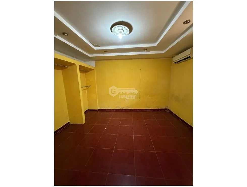 SE VENDE AMPLIA  CASA EN EL TECAL 256 M2 CON TERRAZA VIA PRINCIPAL
