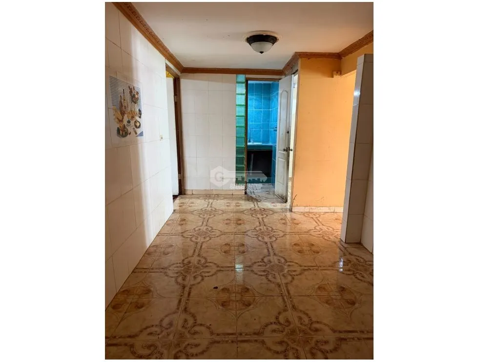 SE VENDE AMPLIA  CASA EN EL TECAL 256 M2 CON TERRAZA VIA PRINCIPAL