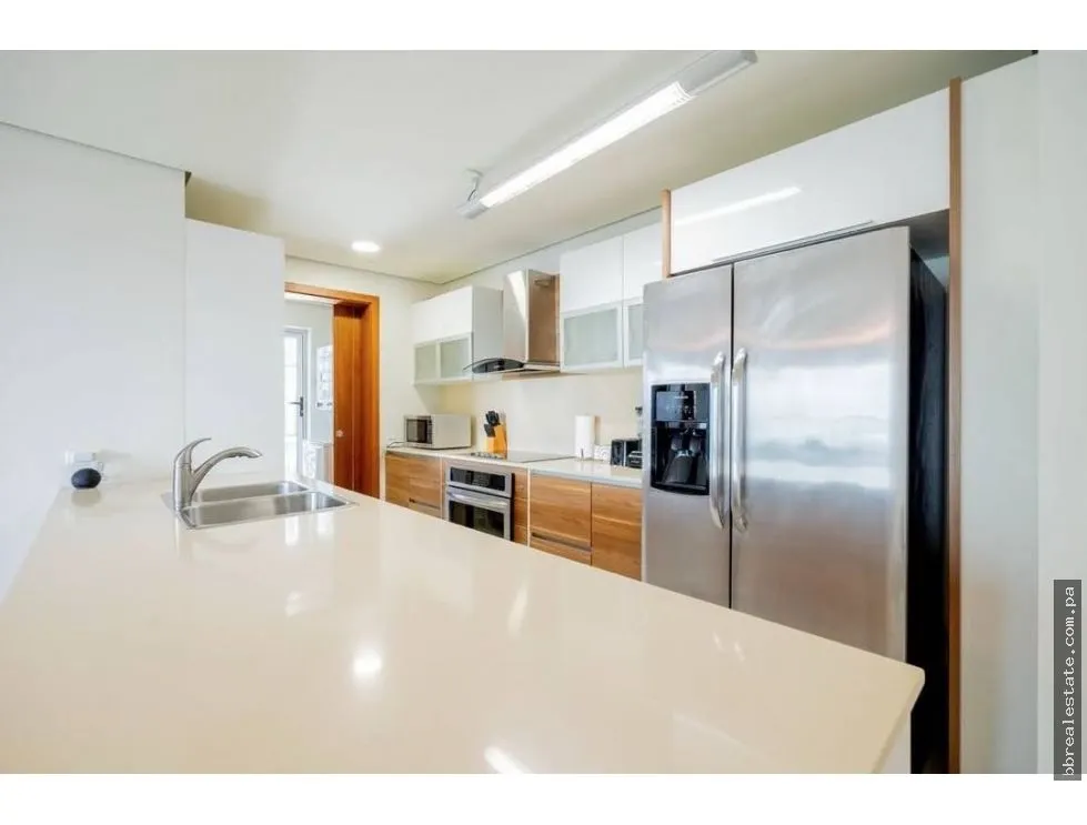 Venta de apartamento en P.H.  Parkside,  Costa del Este
