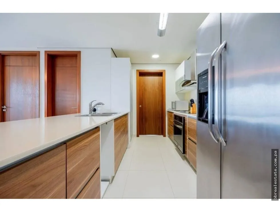 Venta de apartamento en P.H.  Parkside,  Costa del Este