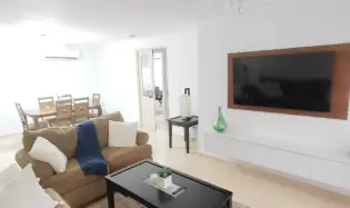 Furnished 2-Bedroom Apartment for Rent in El Cangrejo, Via Argentina