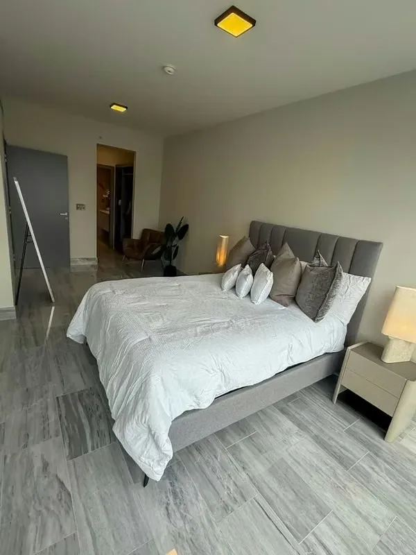 PH Nuovo by Armani – Luxury Furnished 105 m² + Den for Rent – $2,500